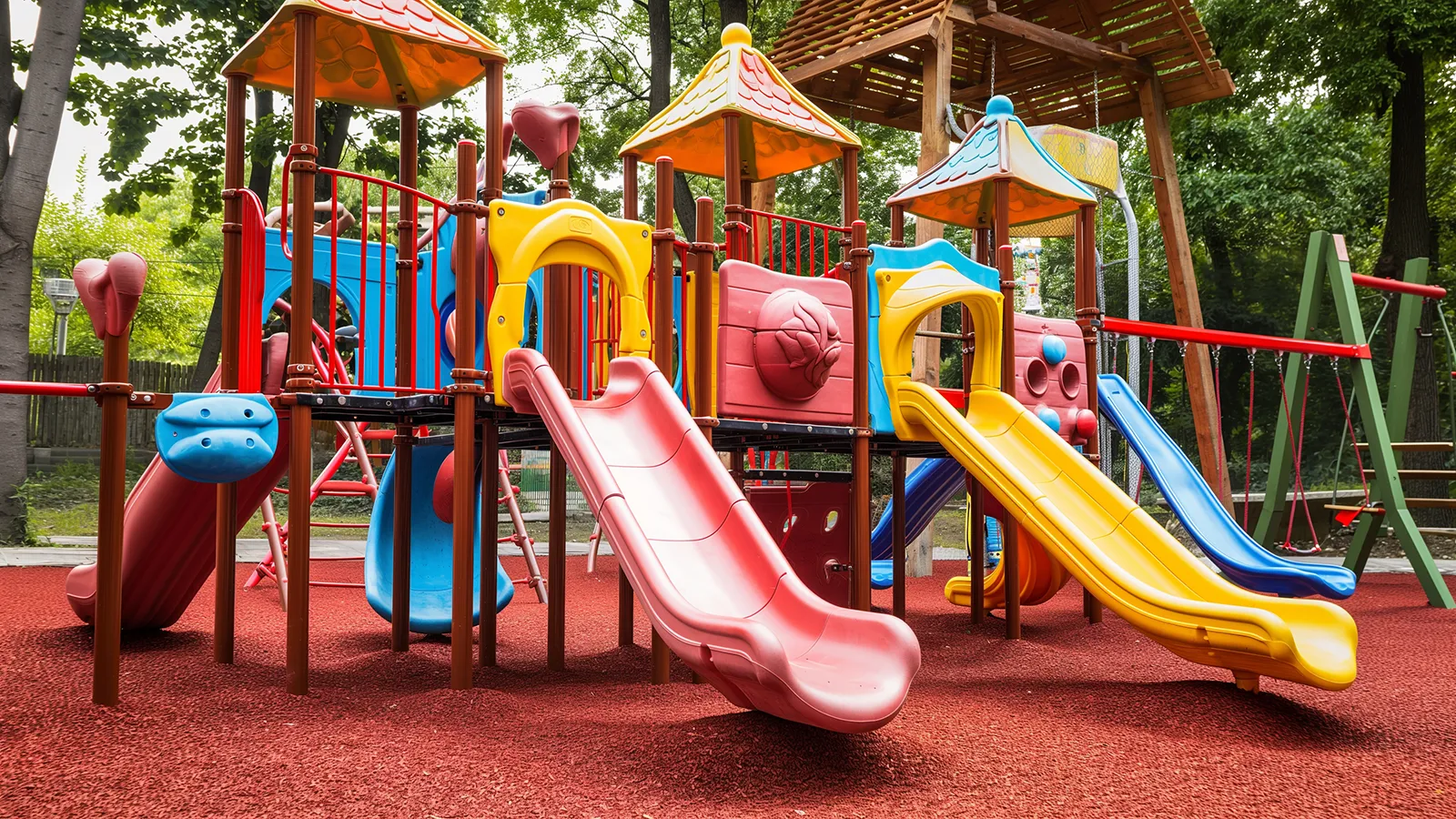Rubber Mulch for Playground Covering vs. Wood Mulch